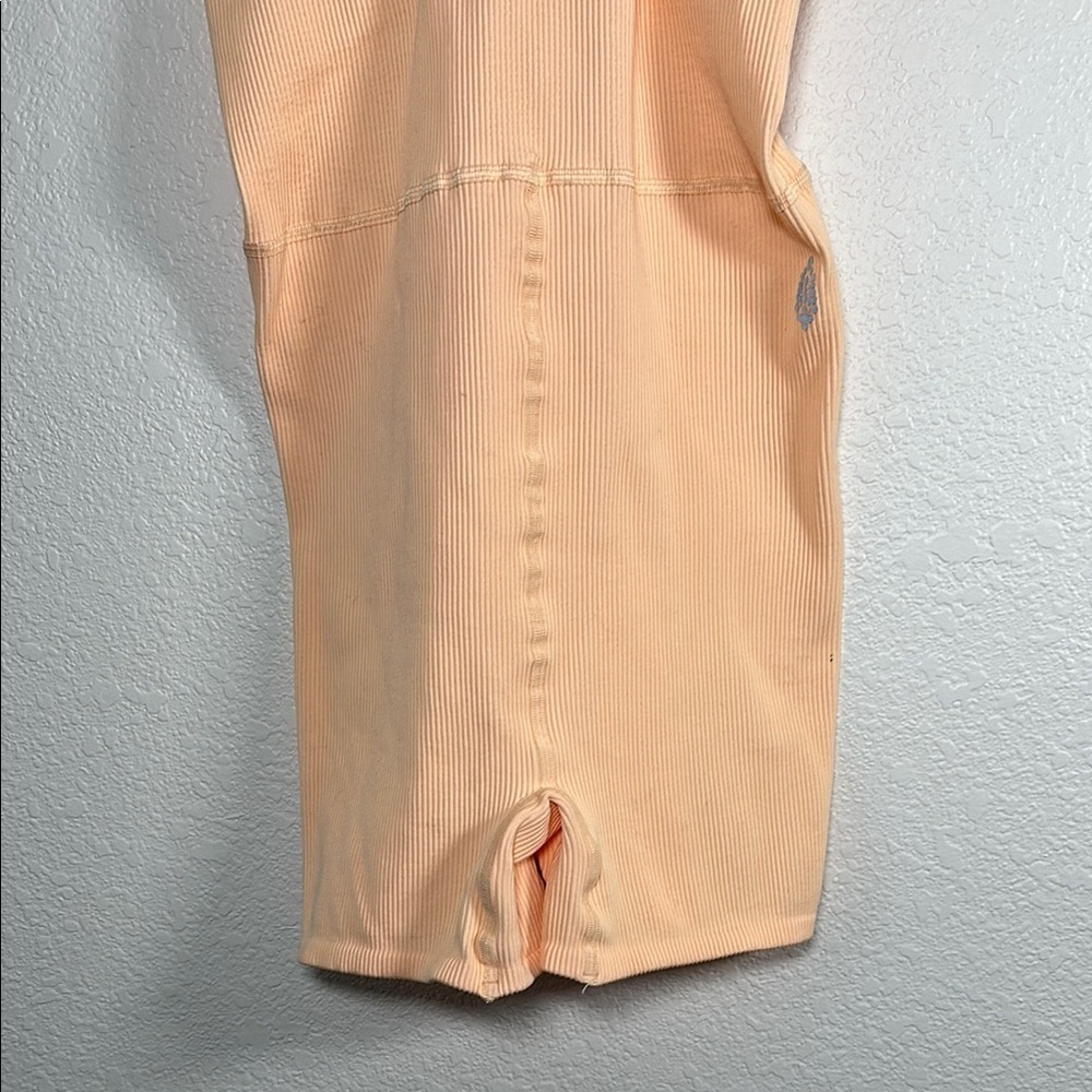 Free People Movement Good Karma Romper Peach Ribbed Cross Back Bodysuit M/L - Picture 4 of 8